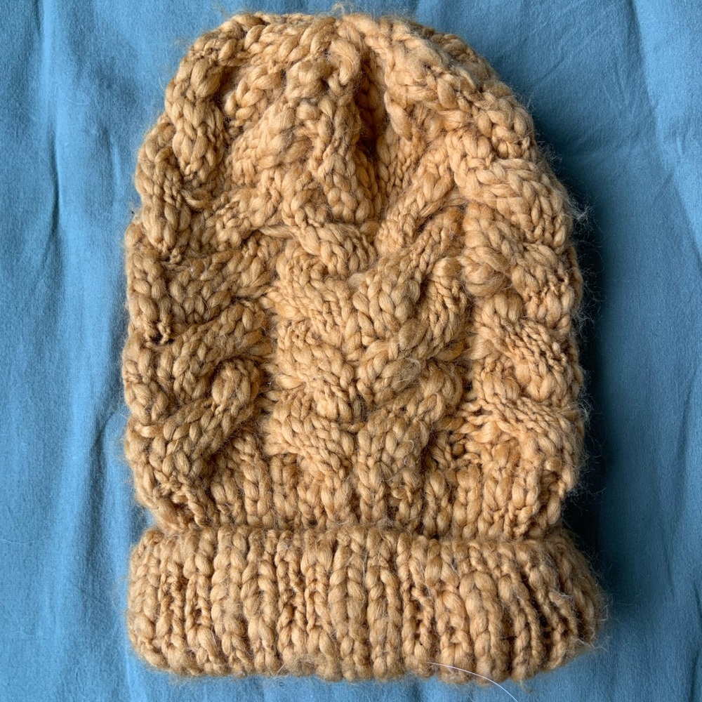 AE winter hat beanie yellow